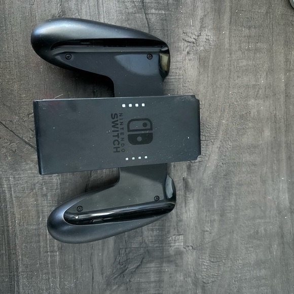 Nintendo switch & accessories - Picture 2 of 8